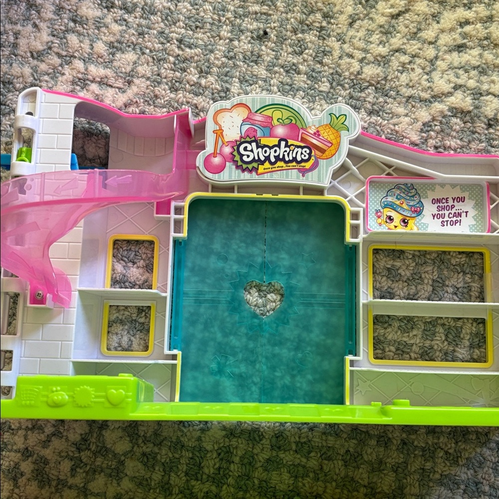 Shopkins Dolls and toys with accessories - Picture 5 of 8